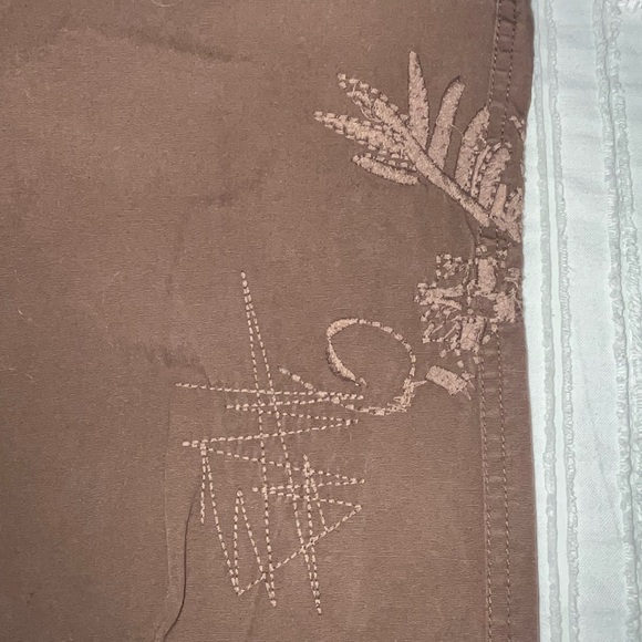 Dark brown pants with floral design - Picture 5 of 5